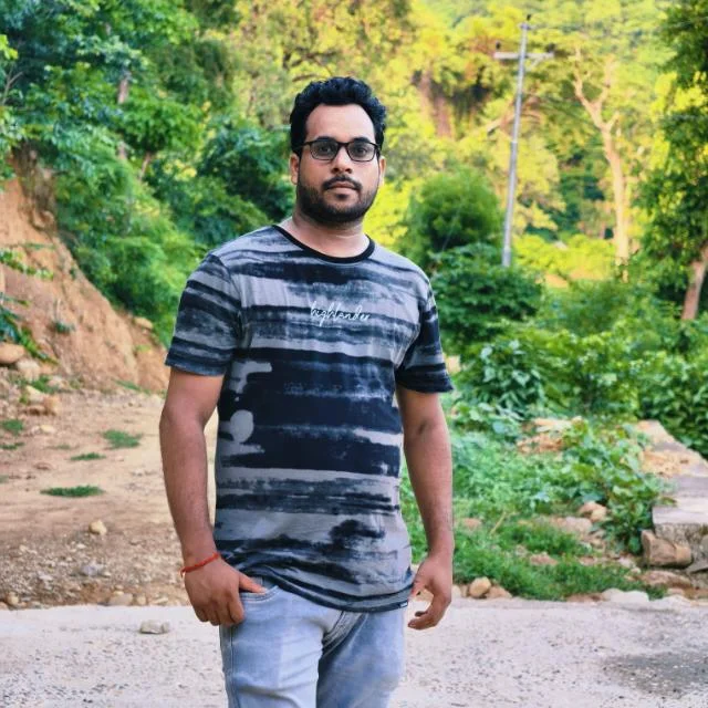 Satish Sir, Chemistry teacher at Vision Coaching Institute